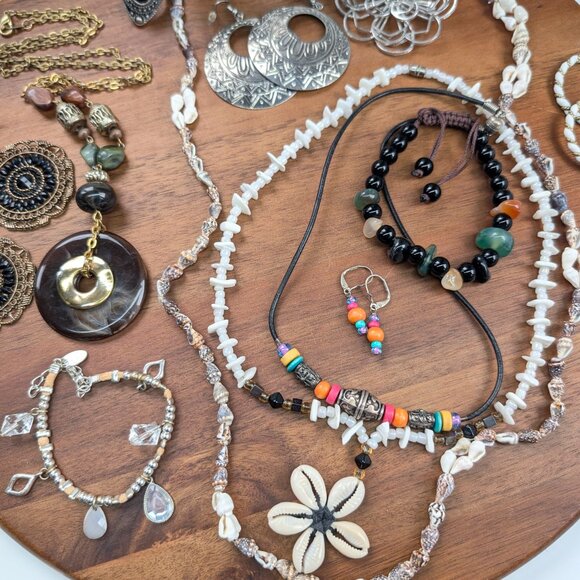 Vintage to Now Jewelry Lot - Boho Beach - Picture 5 of 8